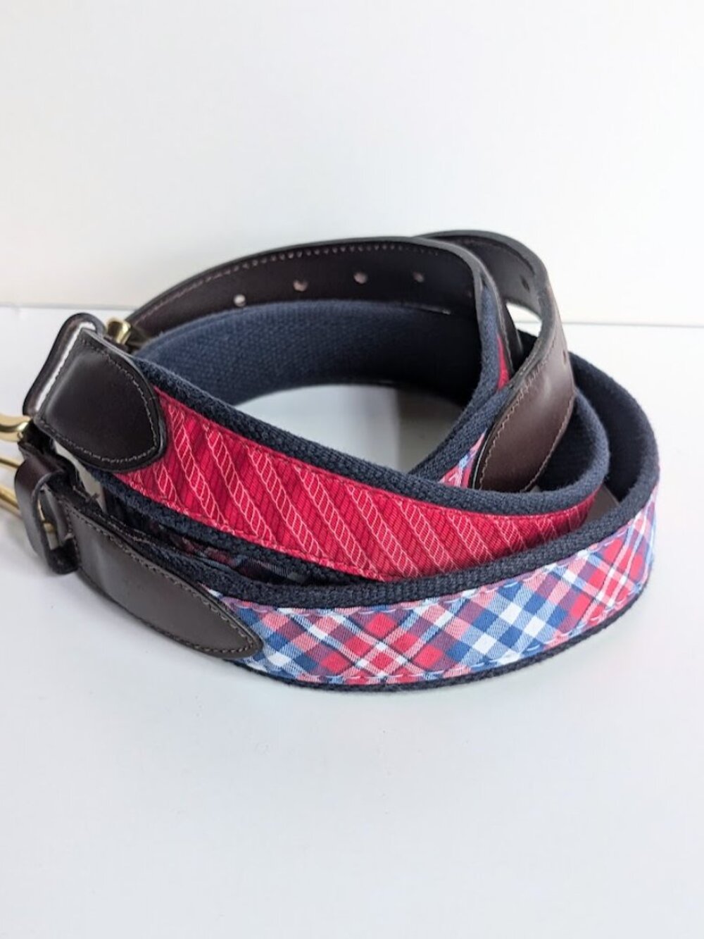 One* Vineyard Vines Multi Color Belt with Brown Leather Trim Size:32 NWOT